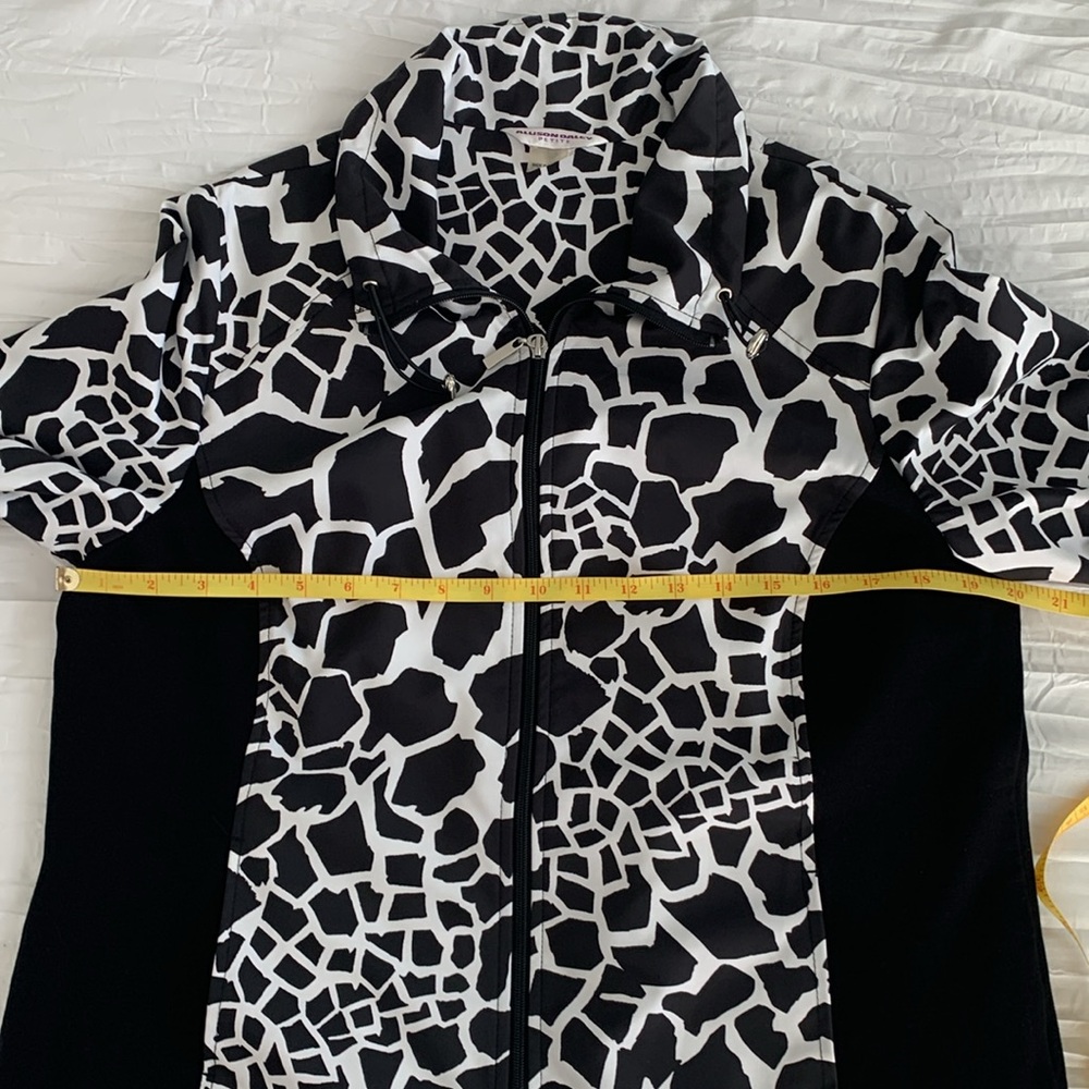 AlLLISON DALEY PETITE Women’s Front Zip‎ Jacket Lightweight Blk/Wht. Giraffe 10P - Picture 12 of 15